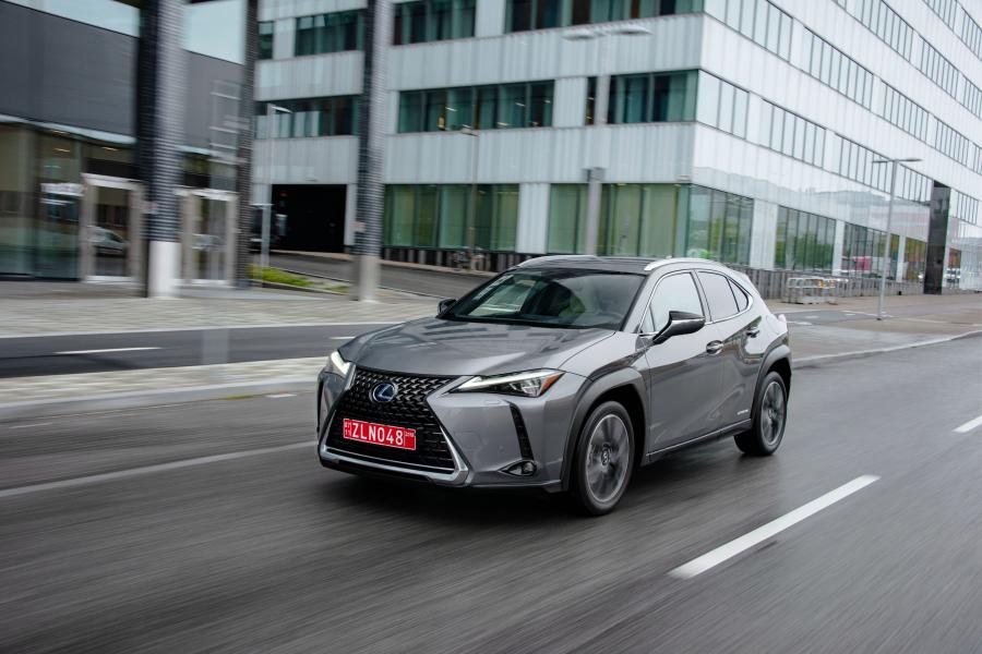  Lexus UX250h 2018 года  (WW) (фото 33 из 40)